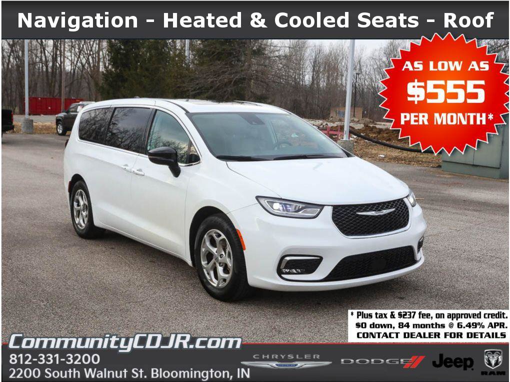 Used 2024 Chrysler Pacifica Limited image 1