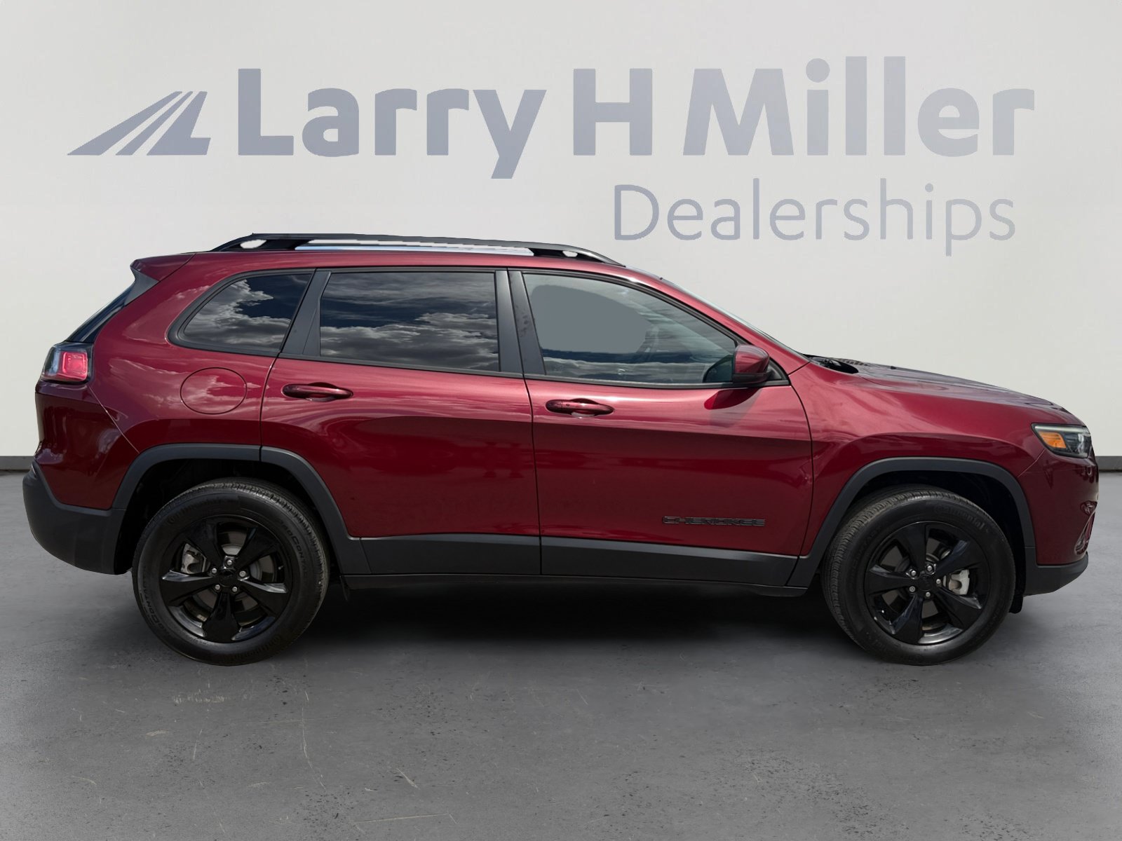 Used 2020 Jeep Cherokee Latitude Plus AWD/4WD image 6
