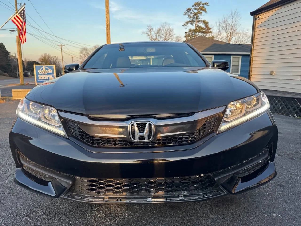Used 2017 Honda Accord EX-L image 2