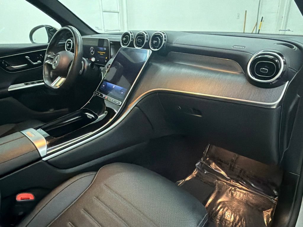 Used 2023 Mercedes-Benz GLC 300 4MATIC image 28