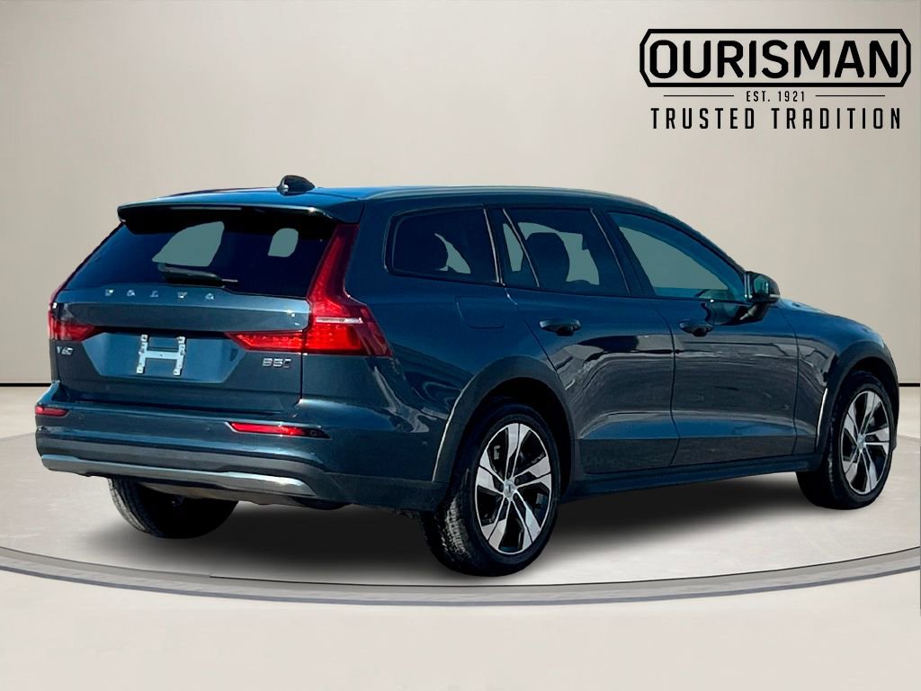 Used 2024 Volvo V60 B5 Cross Country Plus AWD/4WD image 5