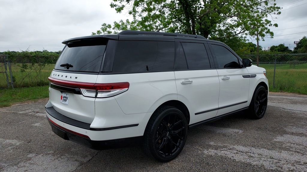 Used 2024 Lincoln Navigator Black Label image 3
