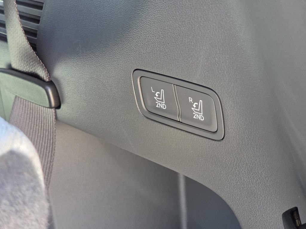 New 2027 Hyundai Santa Fe SE FWD image 7