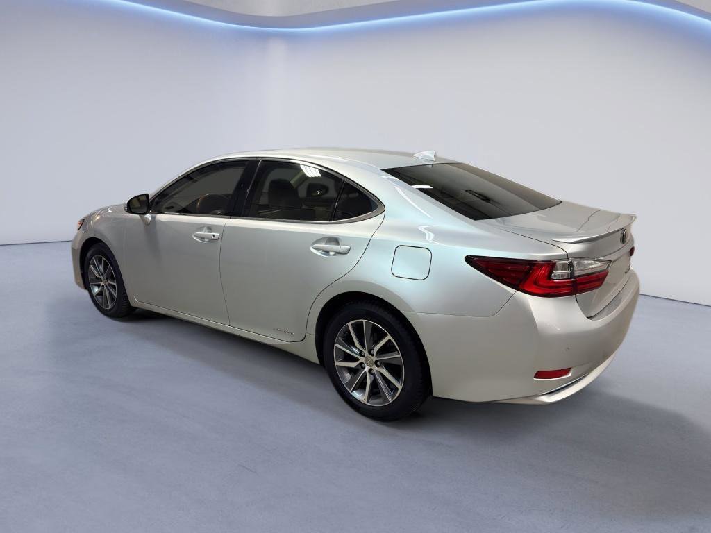 Used 2016 Lexus ES 300h image 4