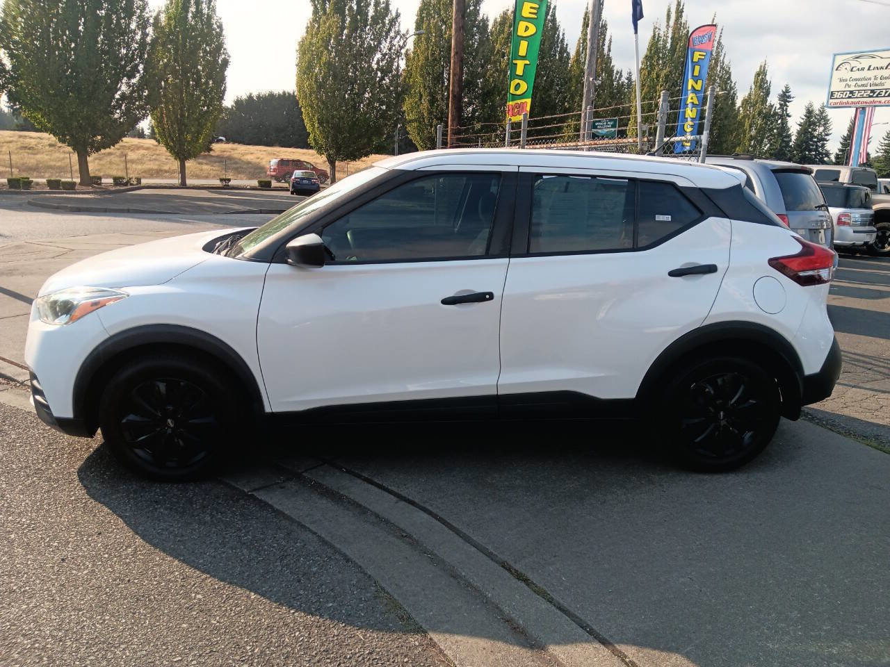 Used 2020 Nissan Kicks S image 1