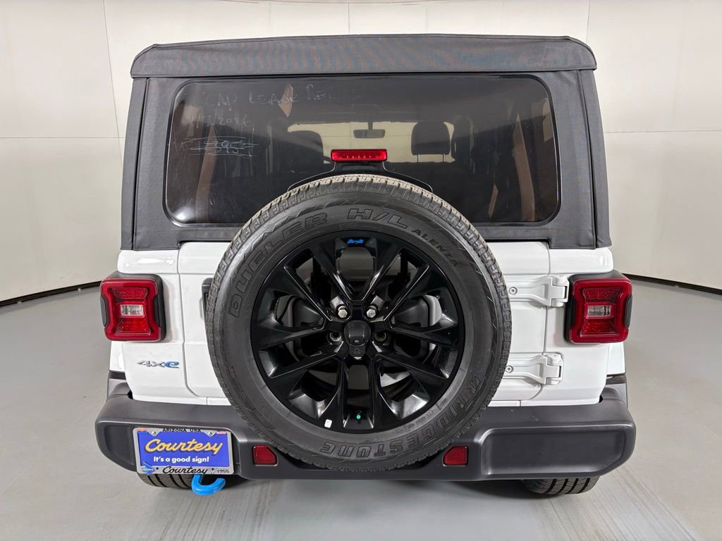 Used 2022 Jeep Wrangler Unlimited Sahara image 7