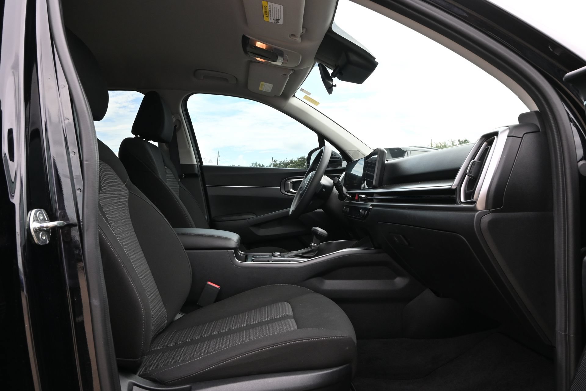 Used 2024 Kia Sorento LX FWD image 26