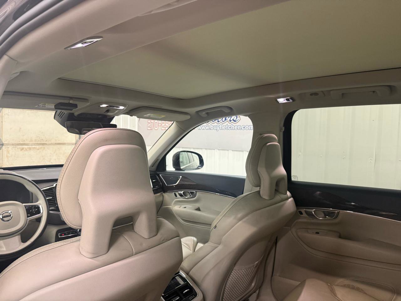 Used 2017 Volvo XC90 T6 Momentum w/ Vision Package image 16