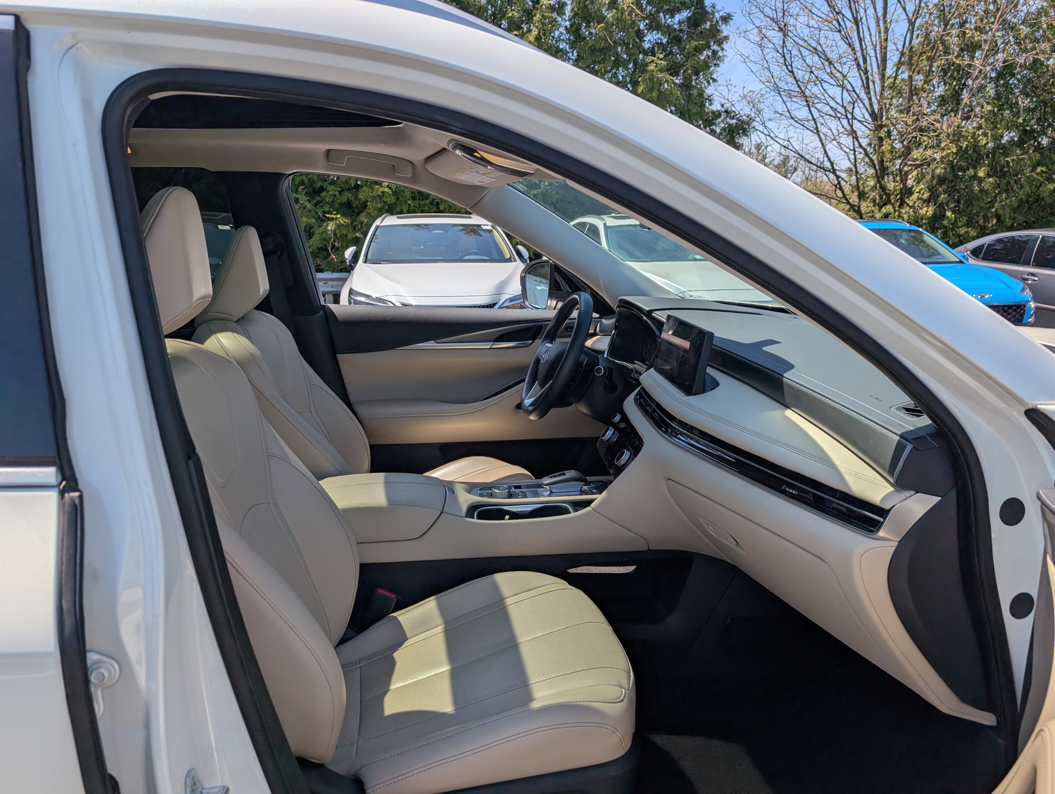 Used 2023 INFINITI QX60 Luxe w/ Cargo Package image 11