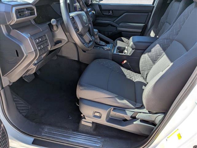 Certified 2025 Toyota Tacoma SR5 AWD/4WD image 4