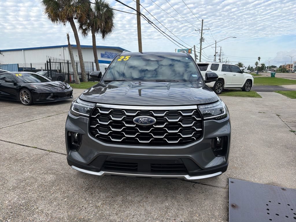 Used 2025 Ford Explorer Platinum w/ Ultimate Package AWD/4WD image 3