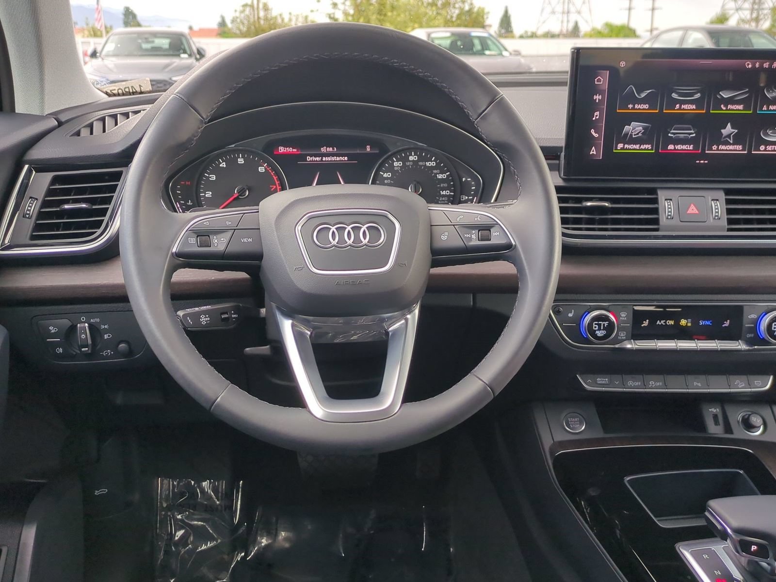 Used 2023 Audi Q5 2.0T Premium w/ Convenience Package AWD/4WD image 9