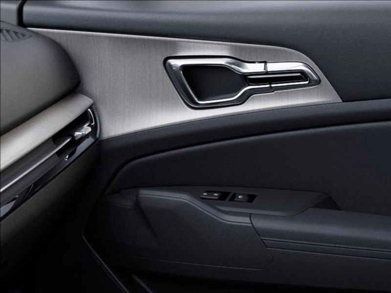 New 2026 Kia Sportage X-Line w/ X-Line Premium Package image 25