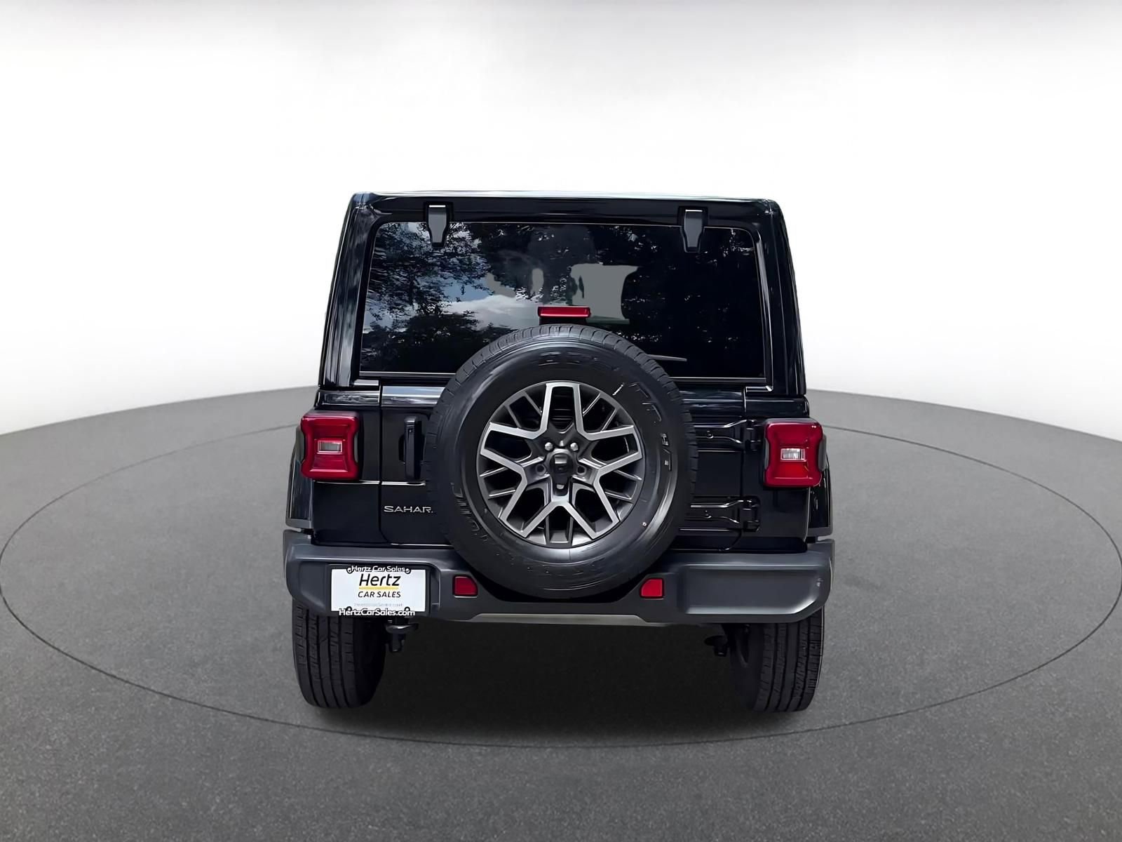 Used 2025 Jeep Wrangler Unlimited Sahara AWD/4WD image 12