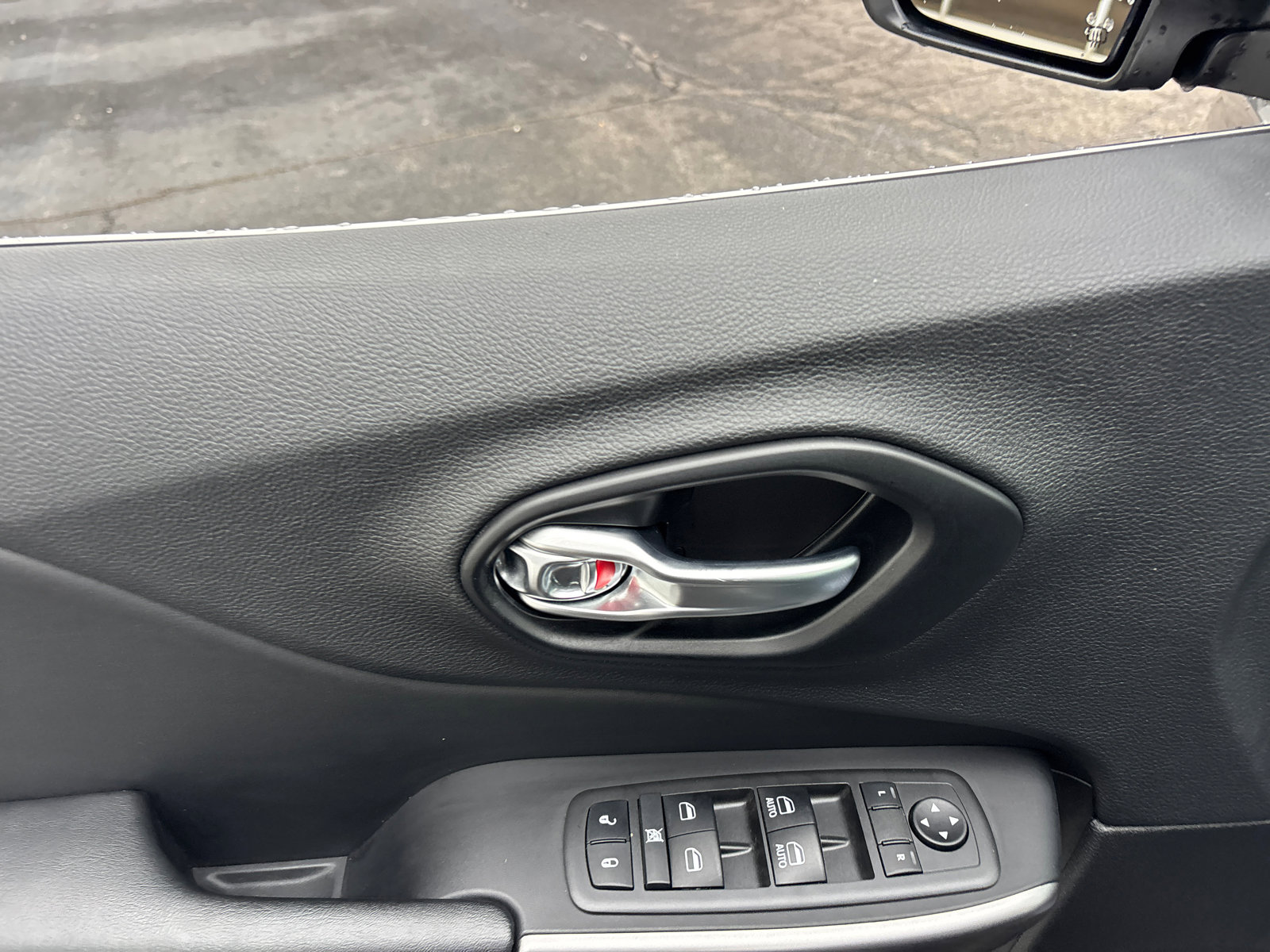 Used 2021 Jeep Cherokee Latitude Lux w/ Sun & Sound Group image 12