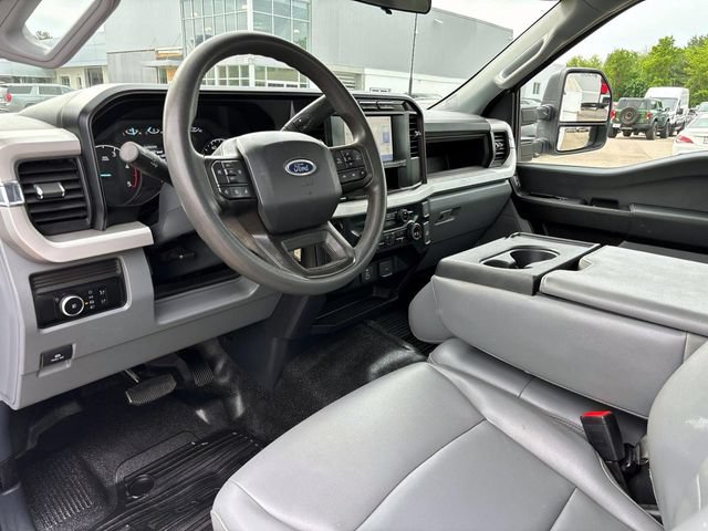 Used 2024 Ford F550 4x4 Regular Cab Super Duty image 11