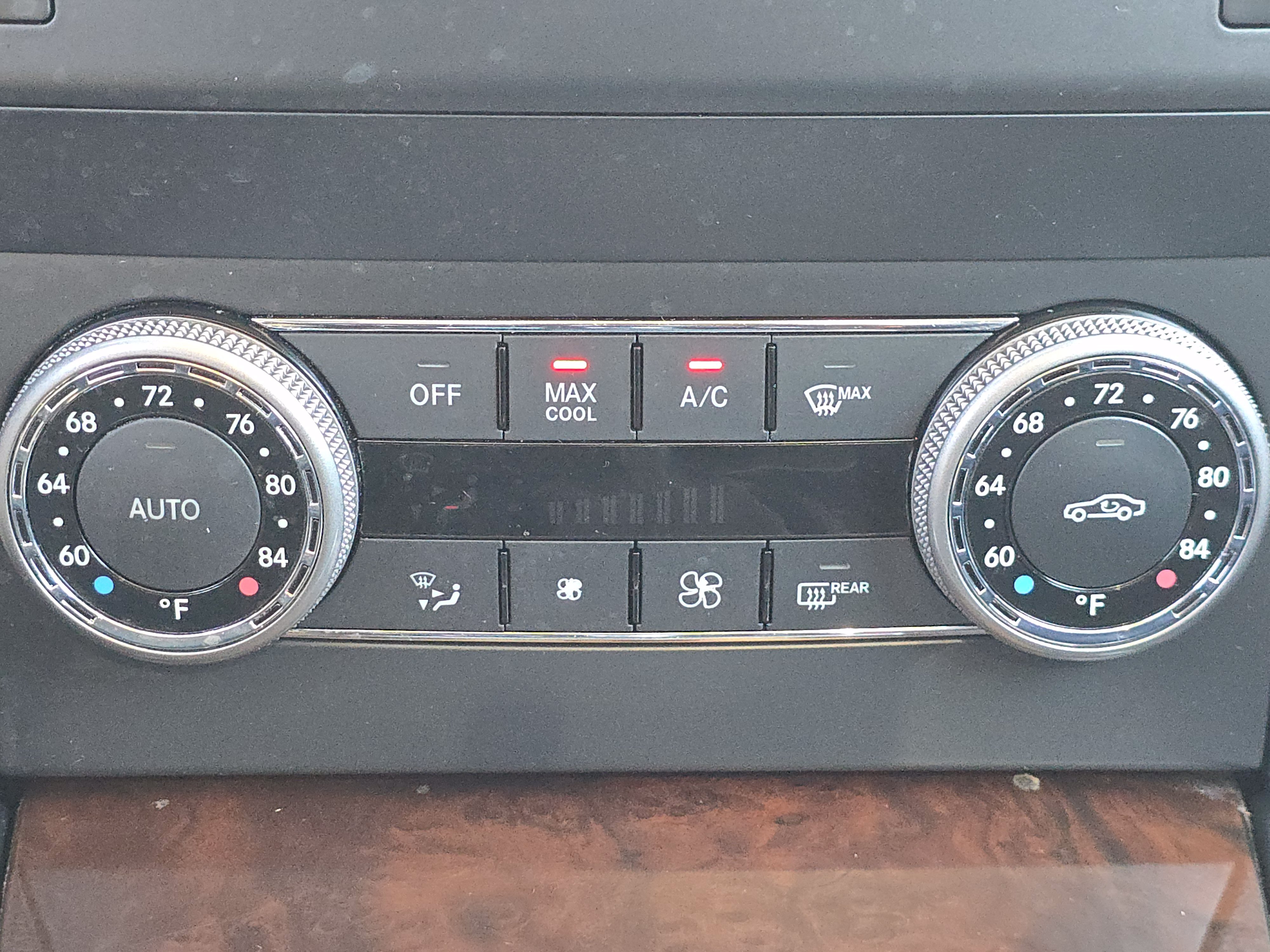 Used 2012 Mercedes-Benz GLK 350 4MATIC image 25
