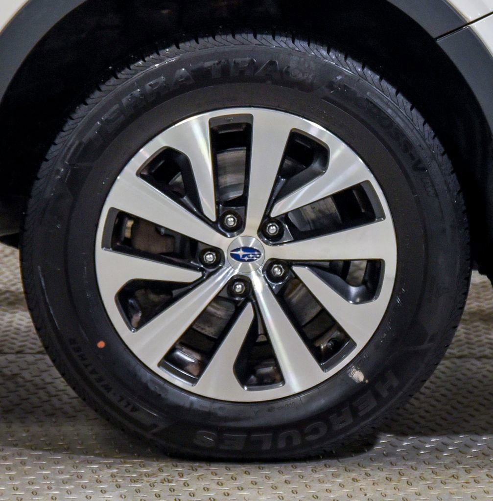 Used 2021 Subaru Outback Premium image 12