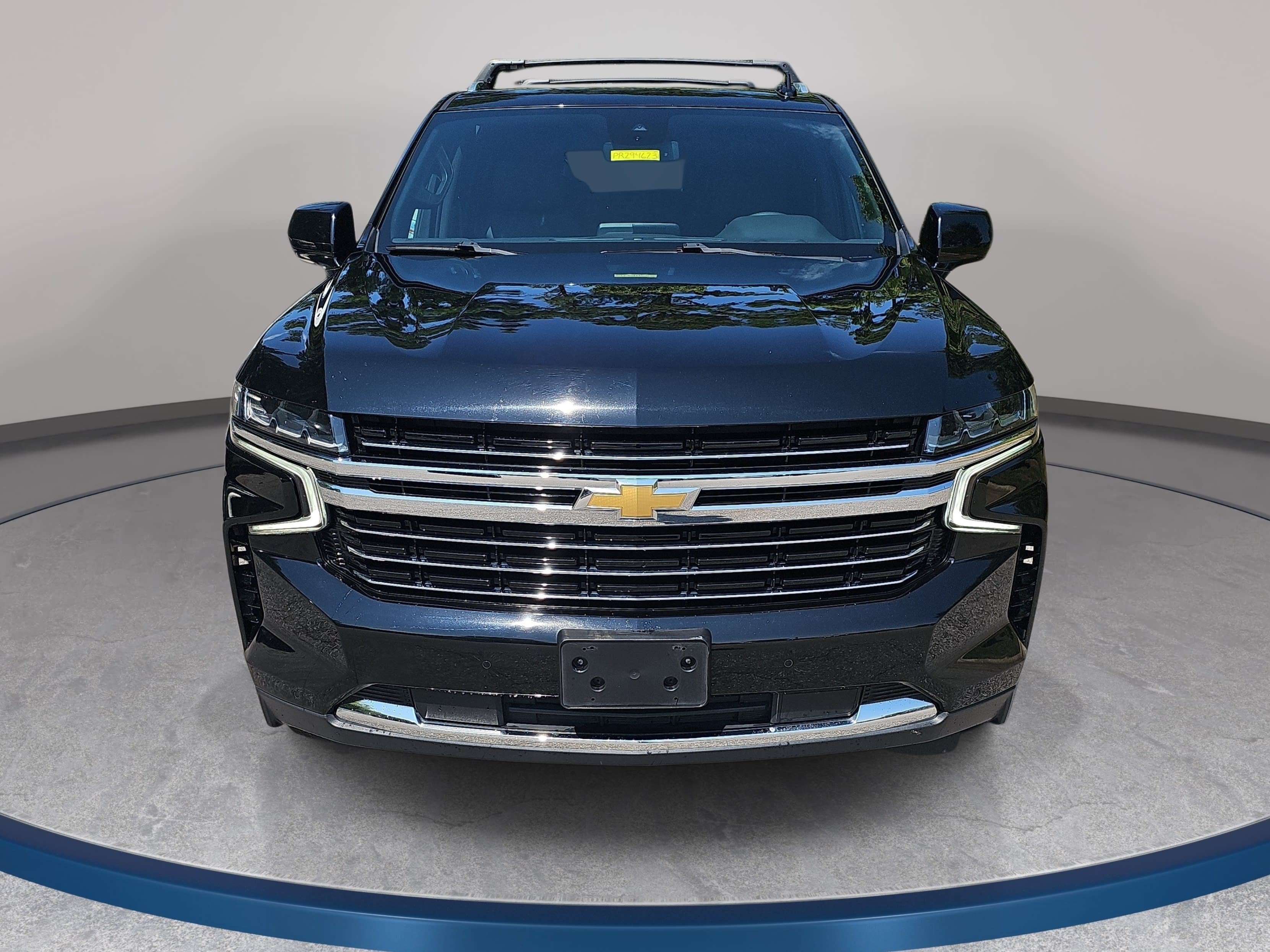 Used 2023 Chevrolet Suburban LT AWD/4WD image 2