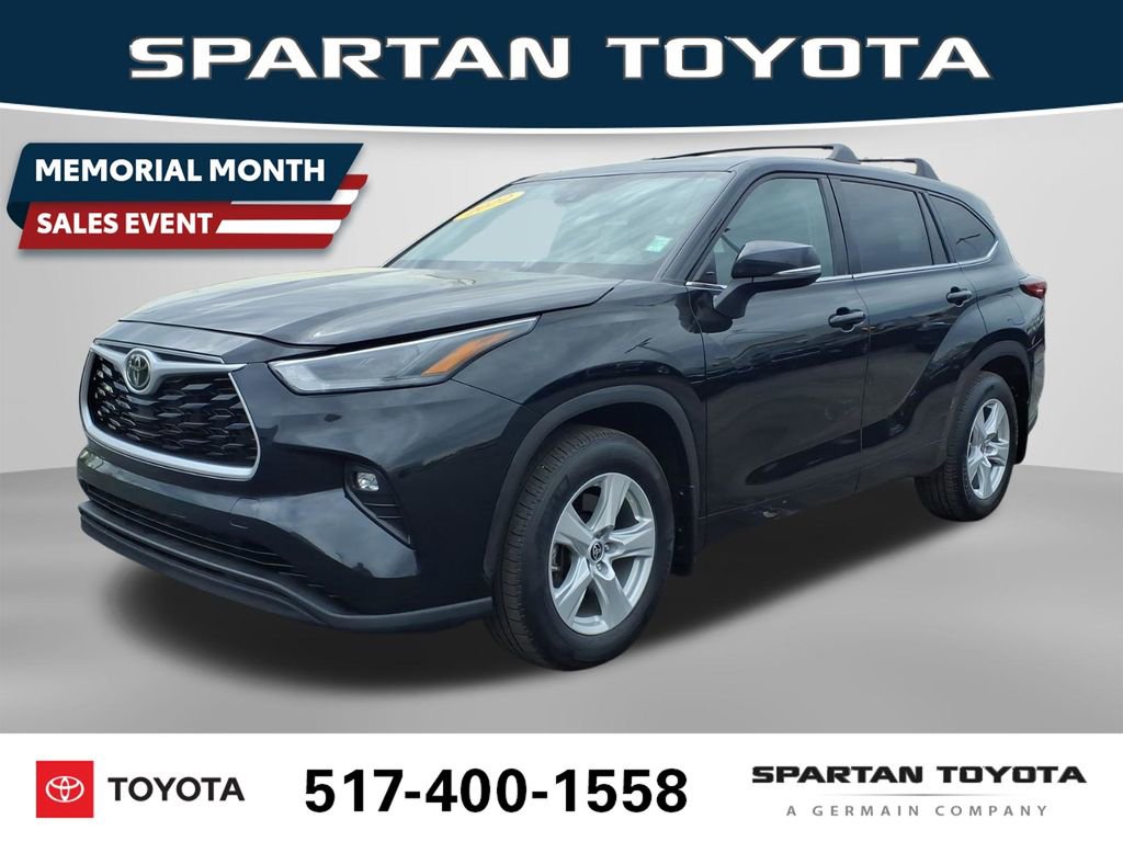 Used 2022 Toyota Highlander LE AWD/4WD image 1