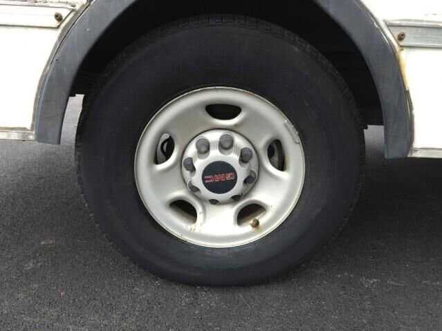 Used 2004 GMC Savana 3500 image 4