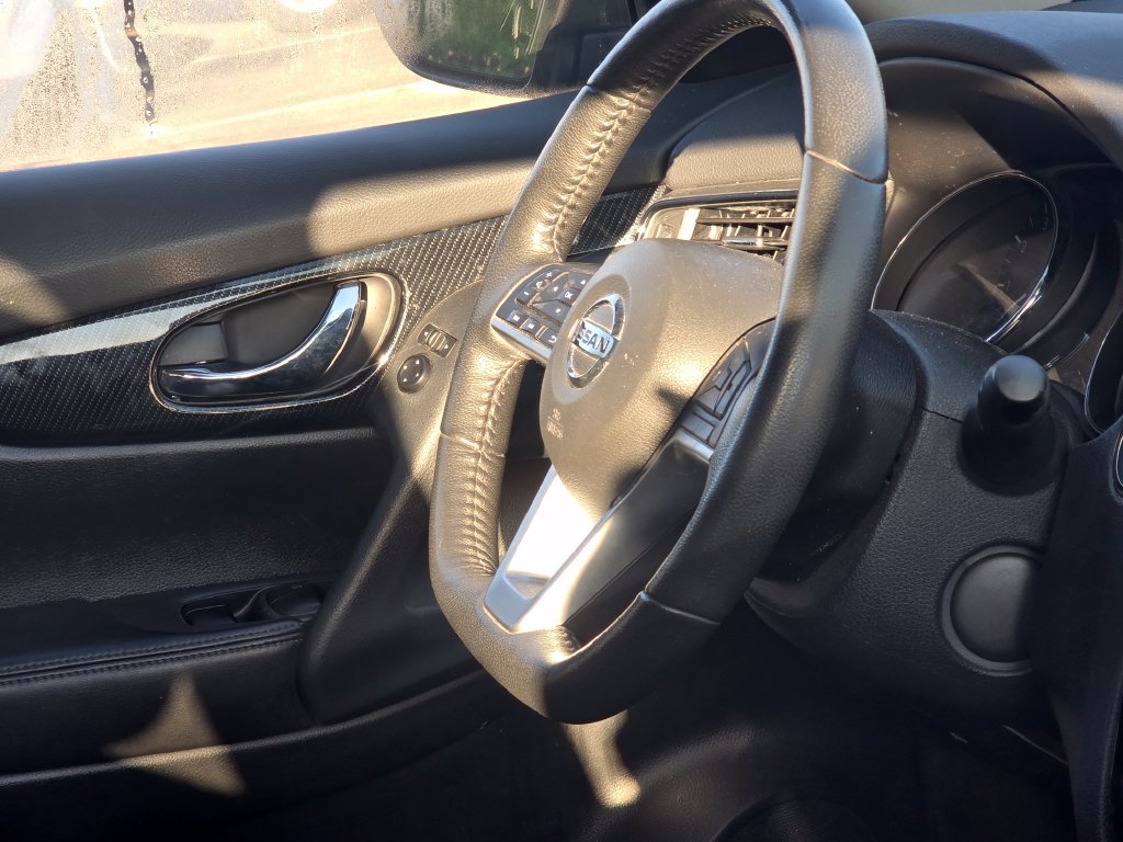 Used 2020 Nissan Rogue SL AWD/4WD image 16