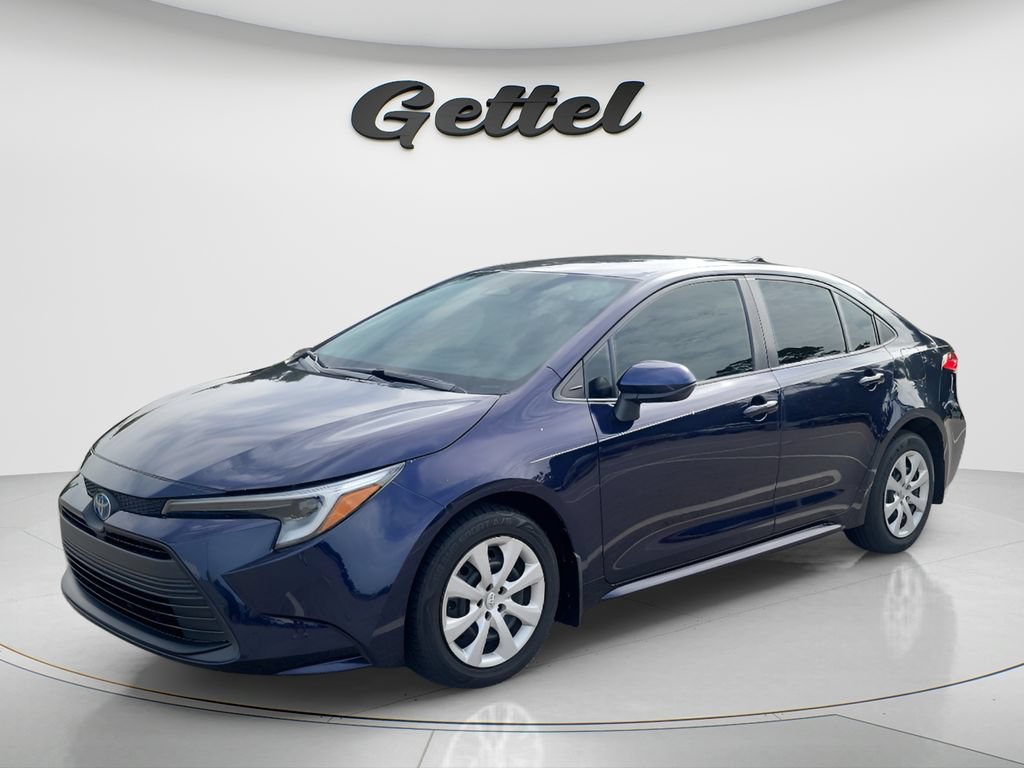 Used 2023 Toyota Corolla LE FWD video 1