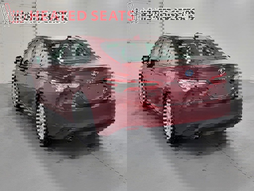 Used 2020 Toyota Camry XLE image 7