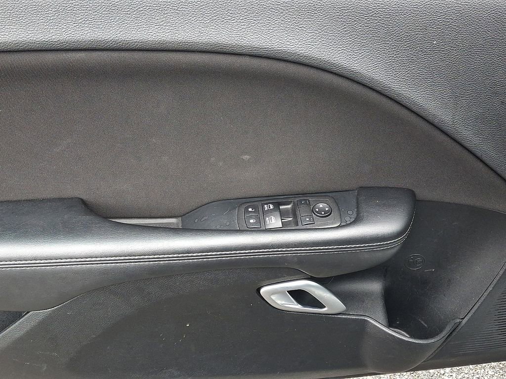 Used 2023 Dodge Challenger SXT RWD image 12