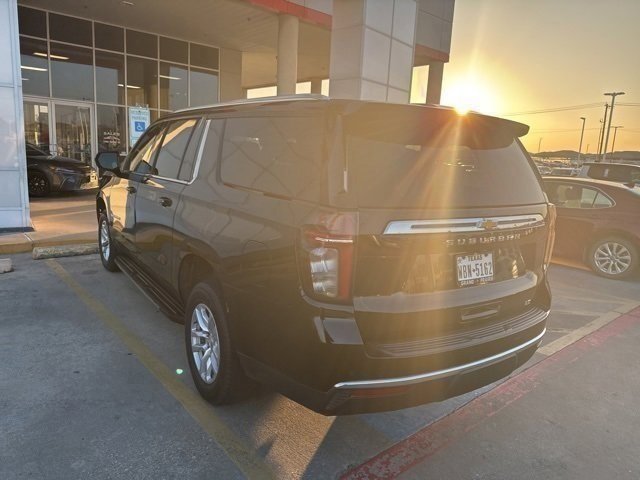 Used 2023 Chevrolet Suburban LT image 6