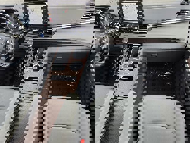 Used 2024 Toyota Sienna XLE image 23