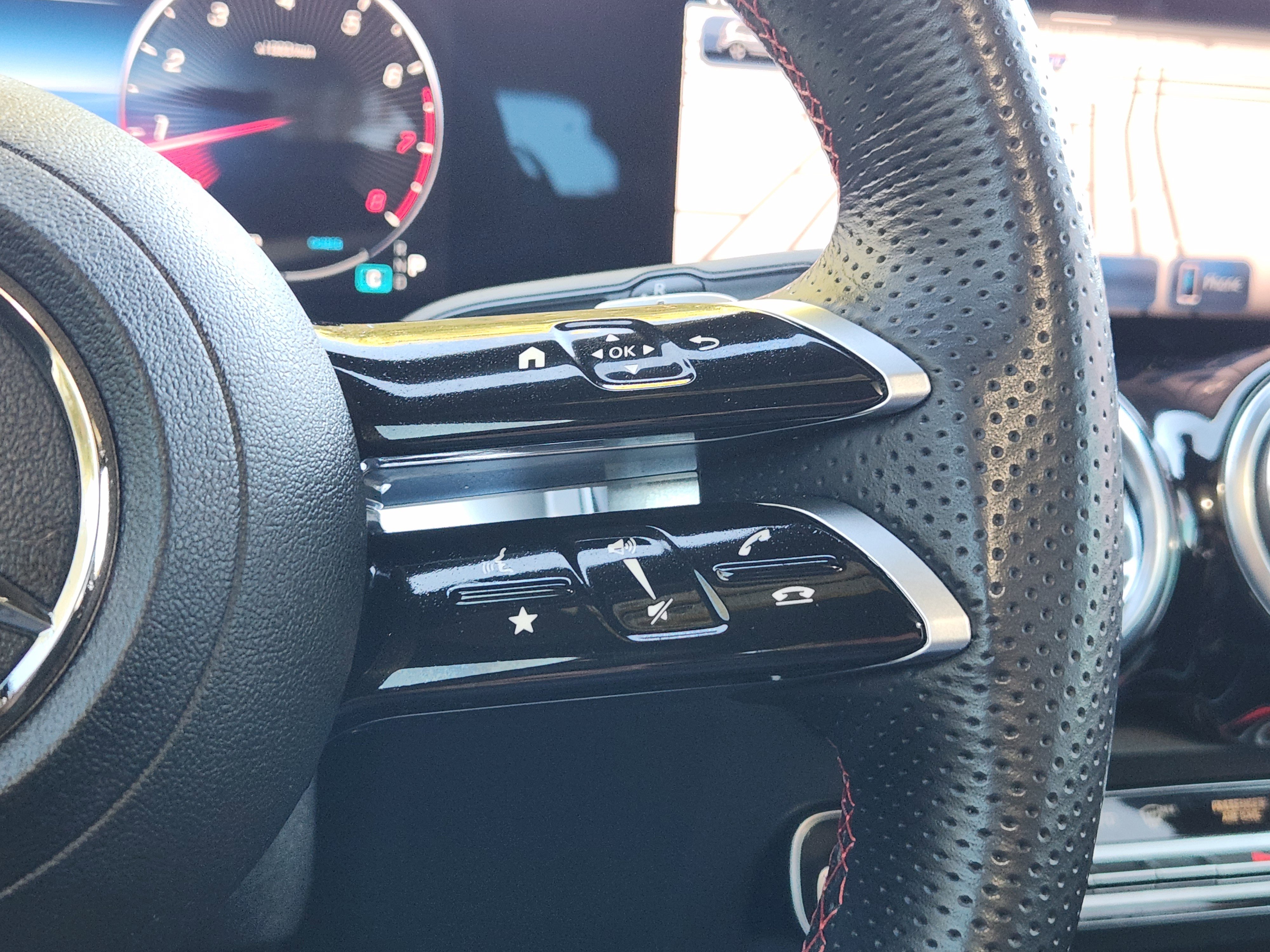 Used 2024 Mercedes-Benz GLB 250 GLB 250 image 28