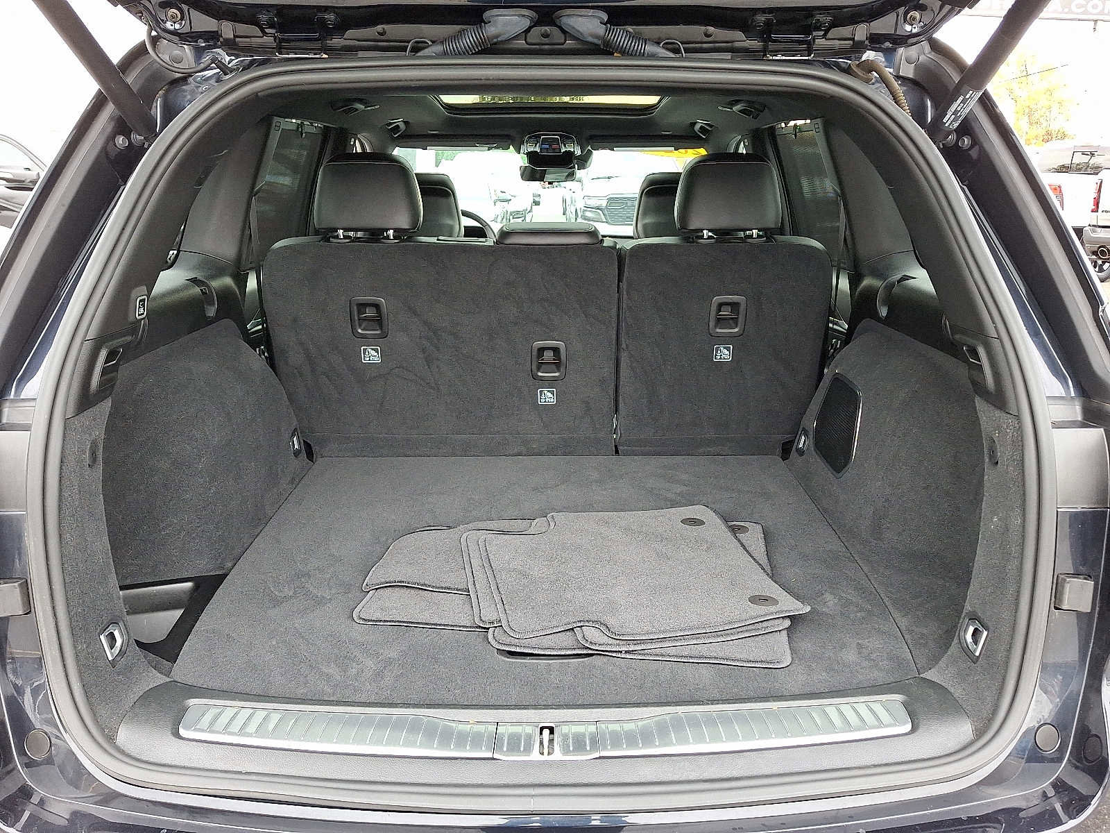 Used 2023 Jeep Grand Cherokee Overland w/ Adv Protech Group III image 33