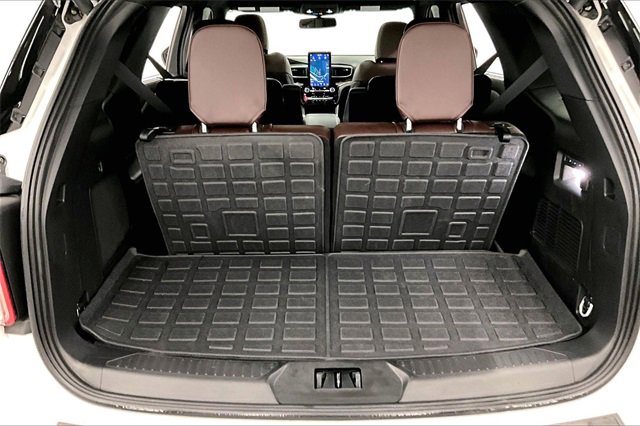 Used 2024 Ford Explorer Platinum w/ Technology Package image 37