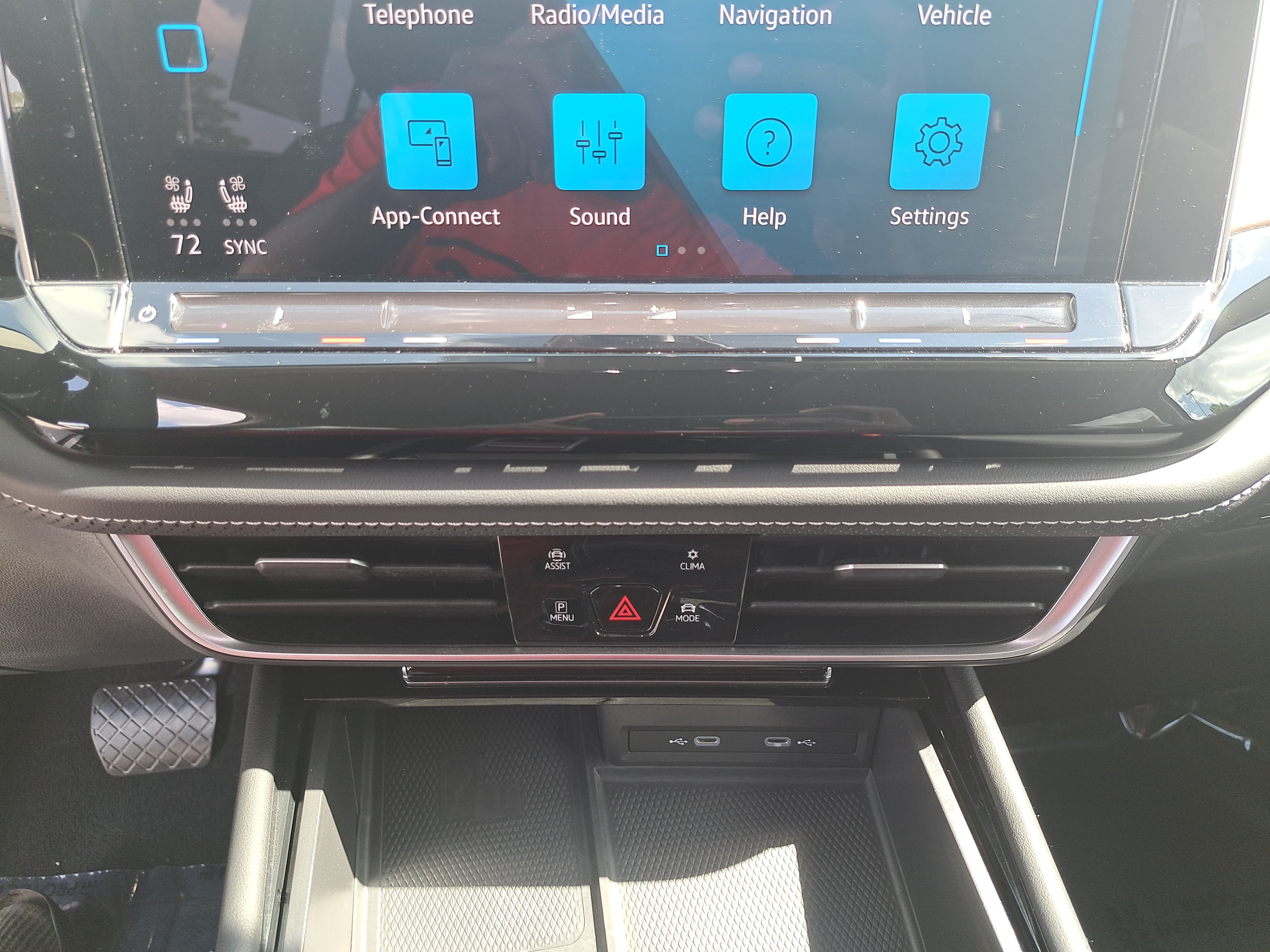 Certified 2024 Volkswagen Atlas SE FWD image 21