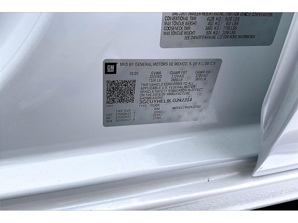 Used 2020 Chevrolet Silverado 1500 High Country w/ Technology Package image 17