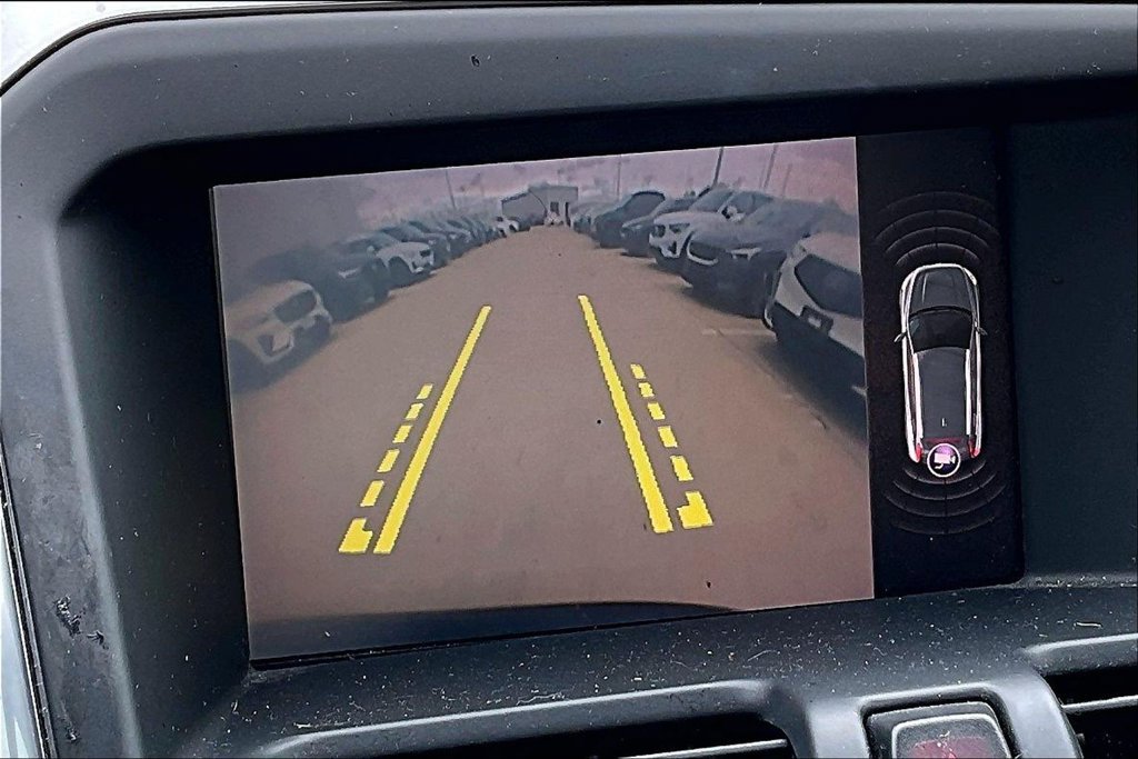 Used 2017 Volvo XC60 T5 Inscription w/ Preferred Option Package FWD image 22