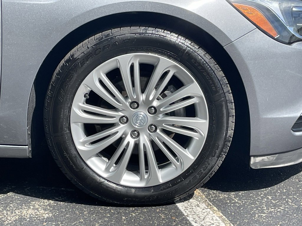 Certified 2019 Buick LaCrosse Essence w/ Sights and Sounds Package image 9