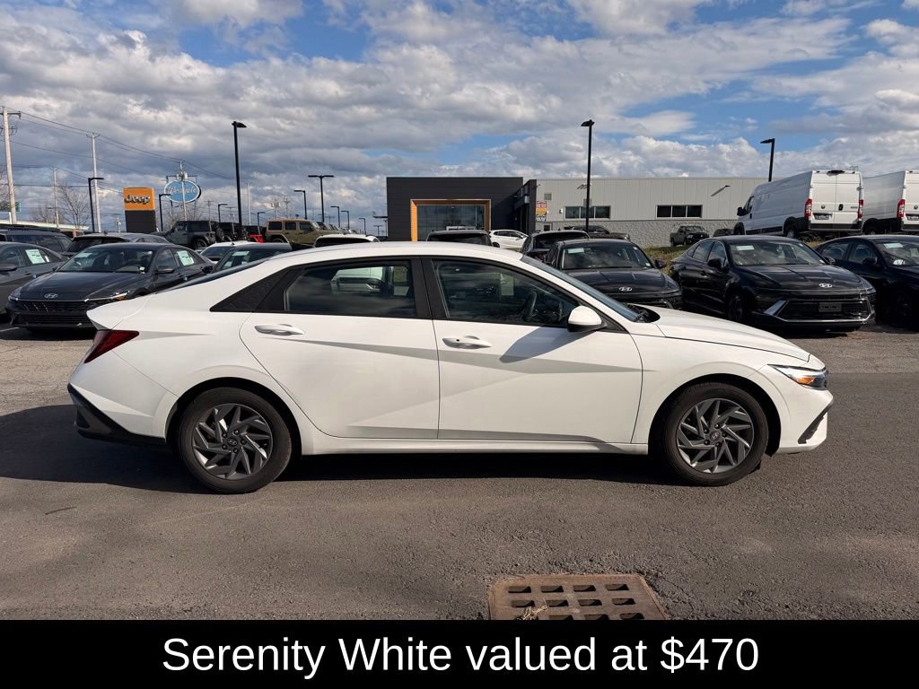 Certified 2024 Hyundai Elantra SEL FWD image 3
