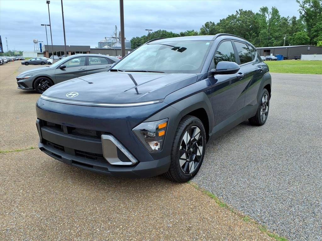 Used 2024 Hyundai Kona SEL w/ Convenience Package FWD image 1