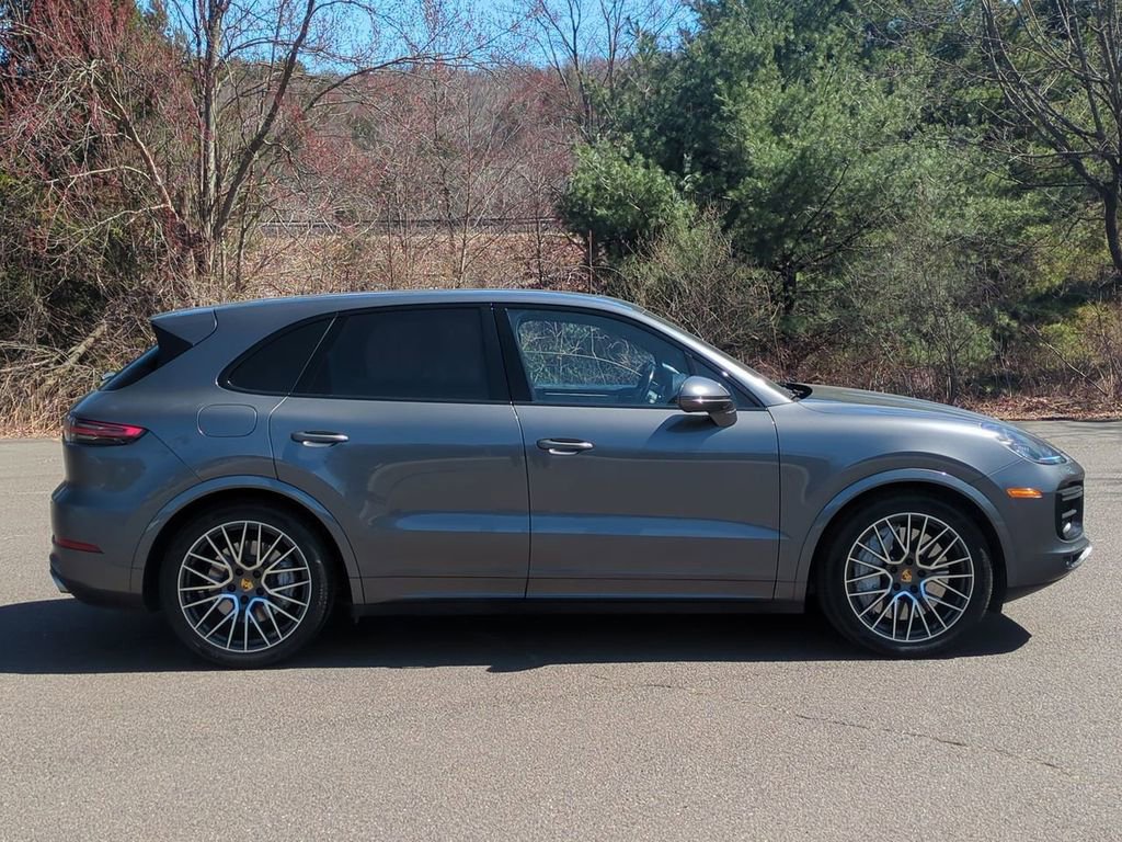 Used 2019 Porsche Cayenne Turbo AWD/4WD image 3