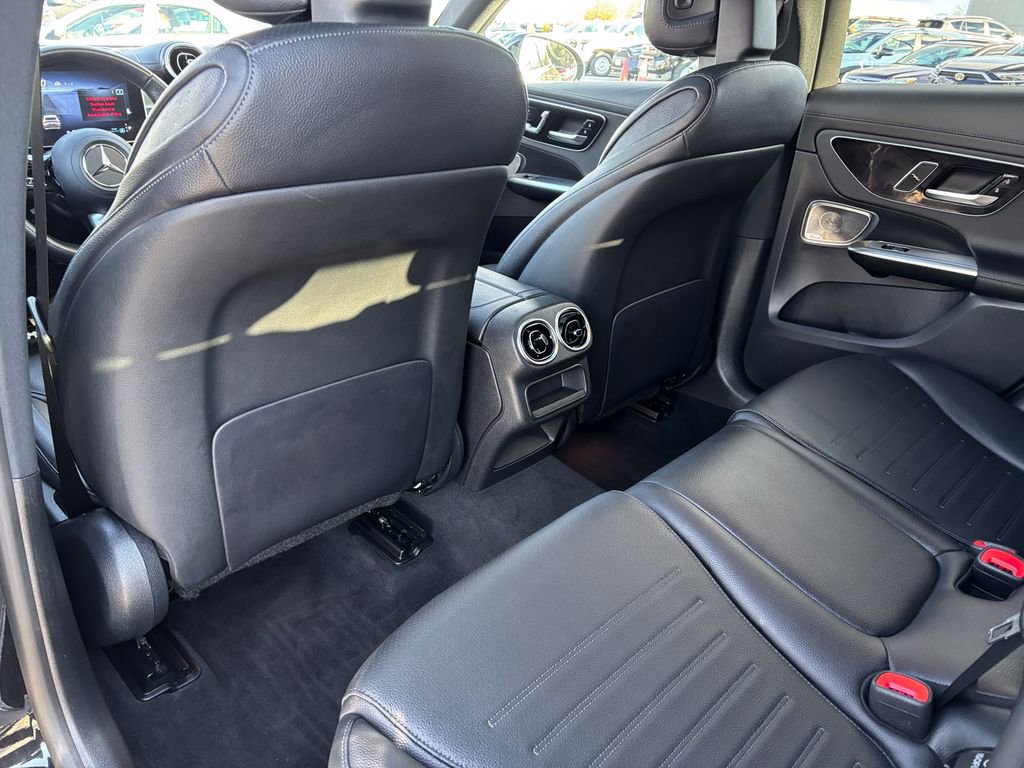 Used 2024 Mercedes-Benz GLC 300 4MATIC image 53