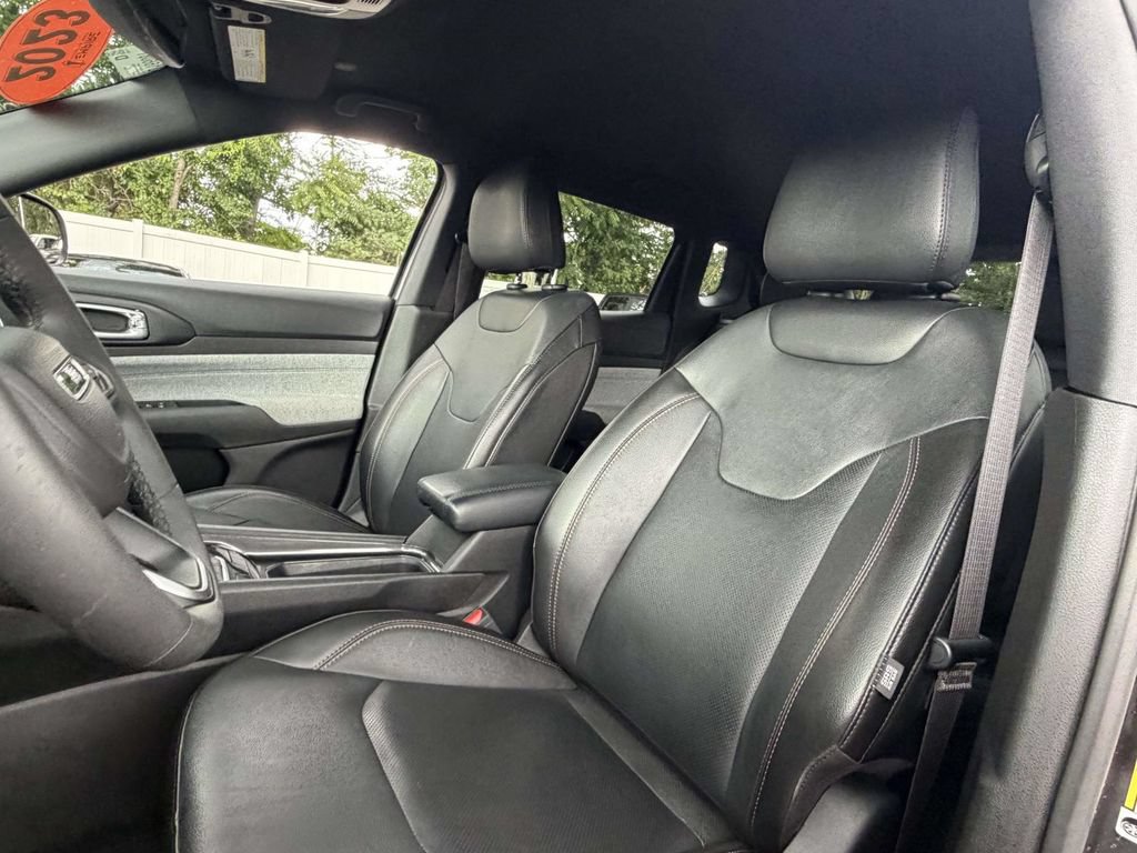 Used 2023 Jeep Compass Latitude AWD/4WD image 15