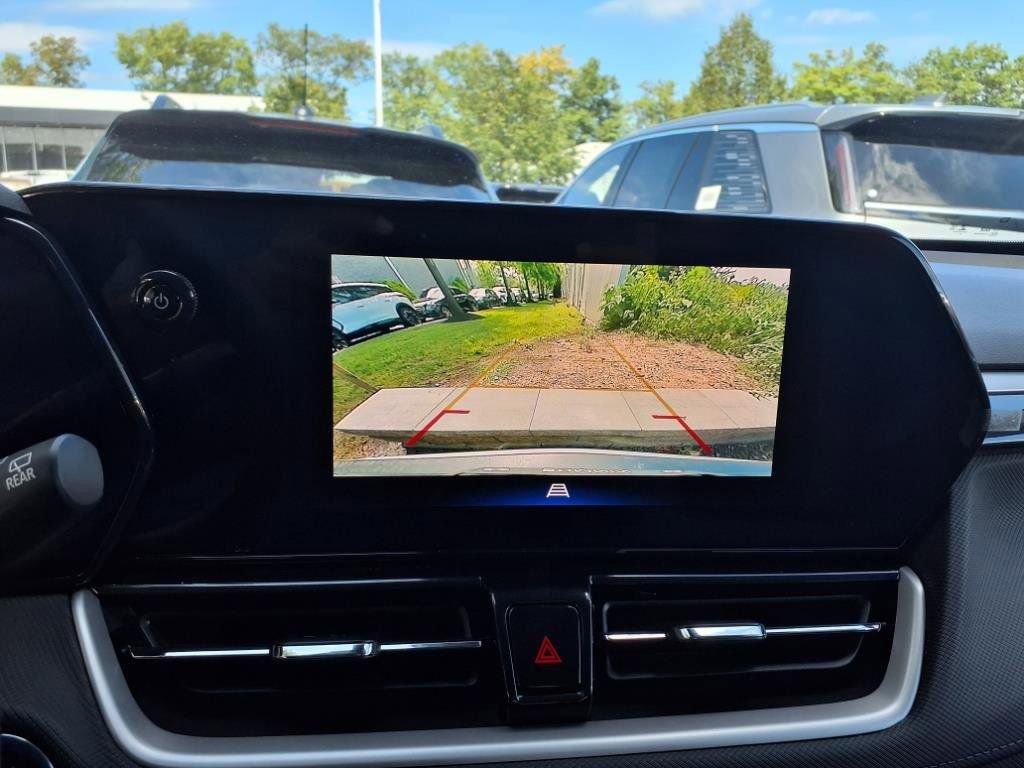 Used 2025 Chevrolet TrailBlazer LT w/ Driver Confidence Package image 15