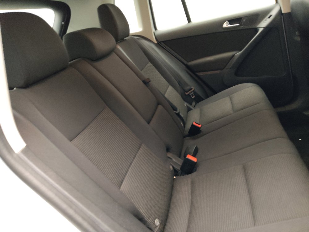 Used 2017 Volkswagen Tiguan Limited FWD image 19