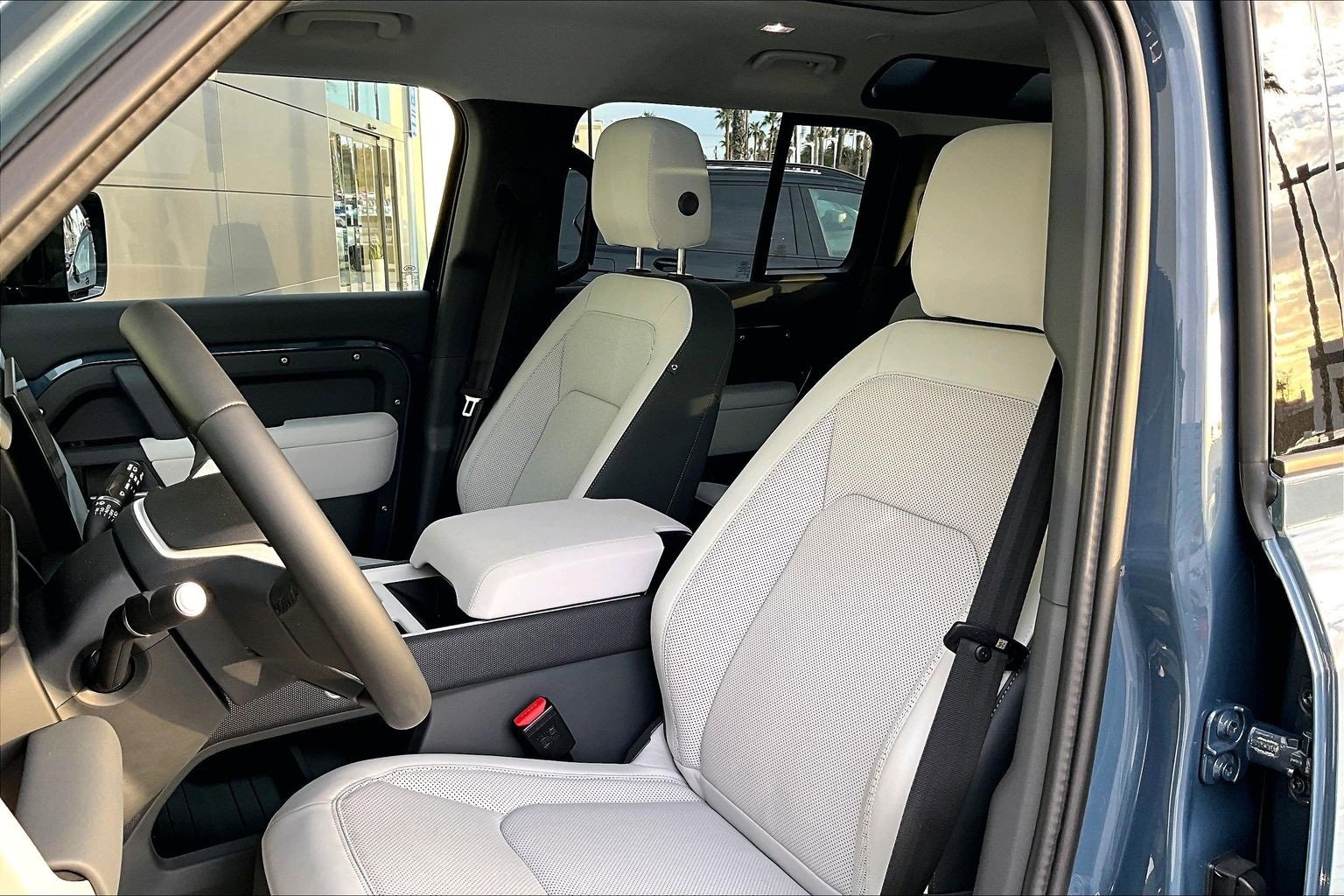 New 2025 Land Rover Defender 110 S image 9