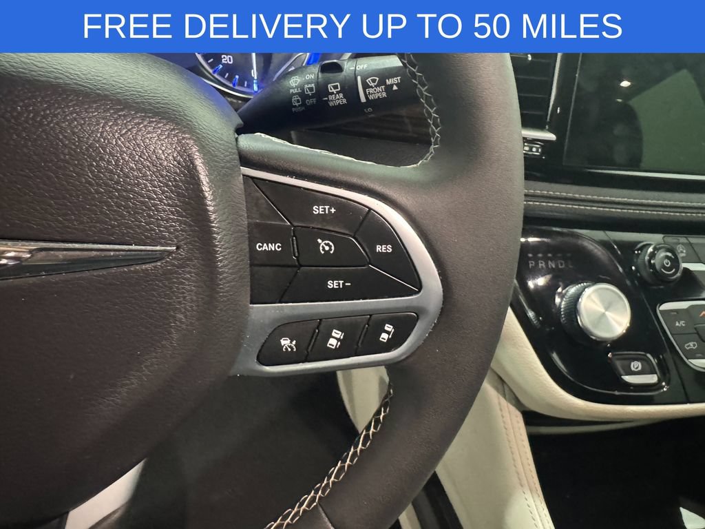 Used 2024 Chrysler Pacifica Limited FWD image 7