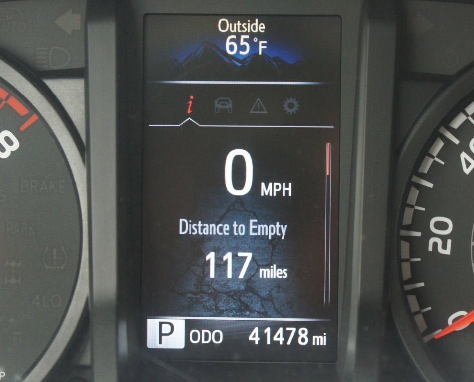 Used 2023 Toyota Tacoma SR AWD/4WD image 4