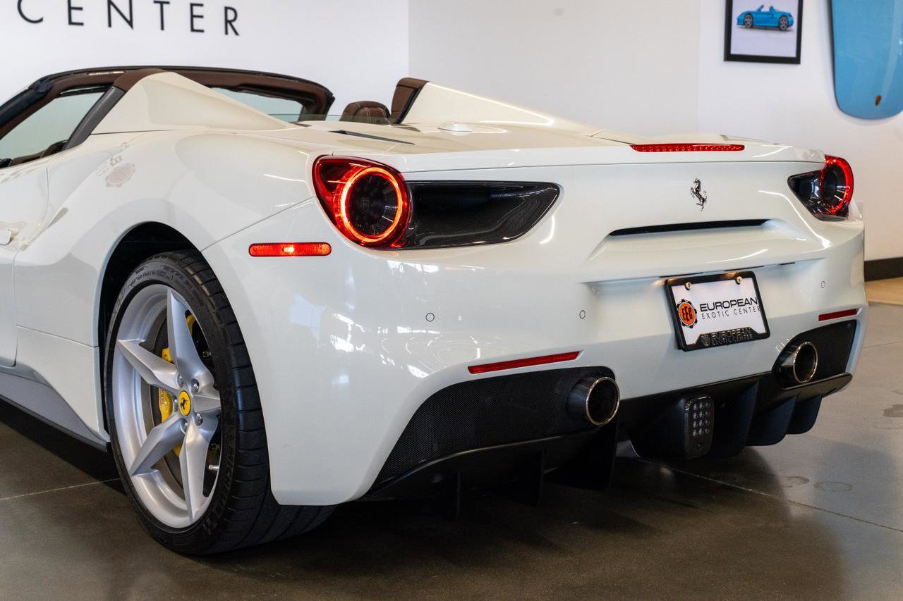 Used 2018 Ferrari 488 Spider RWD image 15