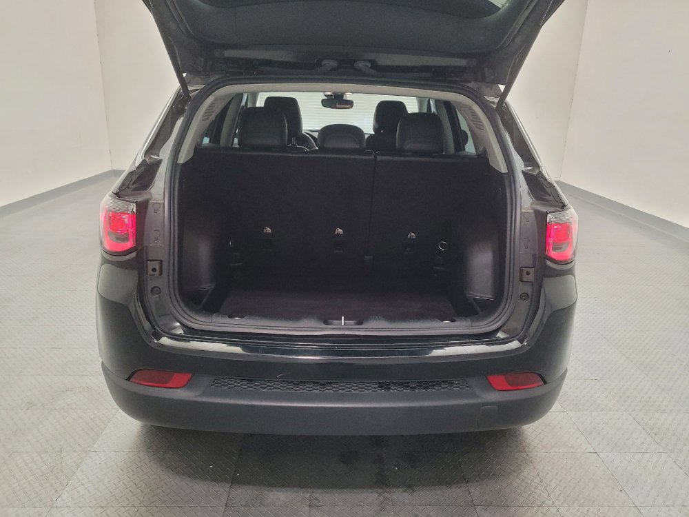 Used 2022 Jeep Compass Latitude FWD image 29